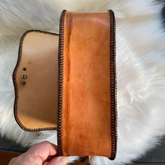 "Heirloom Saddle" Vintage Tooled Leather Shoulder Bag- Western Boho Artisan - Picture 10 of 16